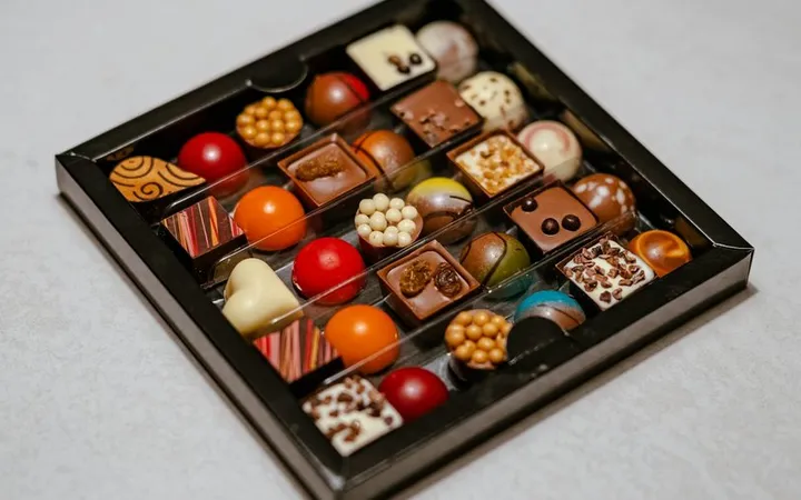 Airbrushing Chocolate Bonbons: Equipment, Technique, and Cleaning
