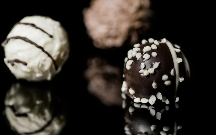 Bonbon Shell Molding: Step-by-Step Technique Guide
