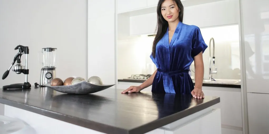 Champion Juicer for Chocolate Making: Cracking and Pre-Refining